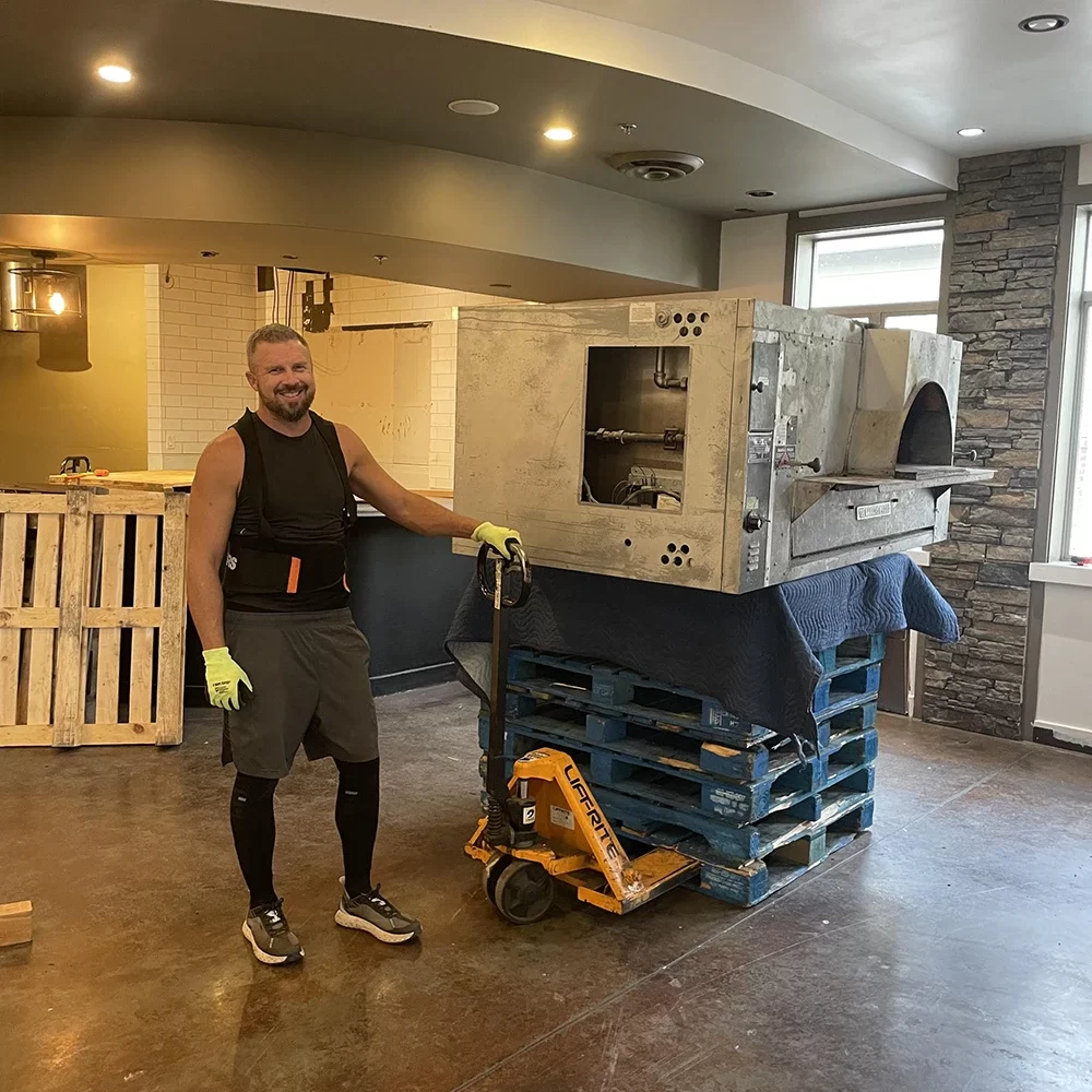 SQUARE_Move_Moving_Comox_valley_frieght_delivery_movers_near_me_junk_campbell_river_port_alberni_nanaimo_vancouver_island_Local_Masters_55