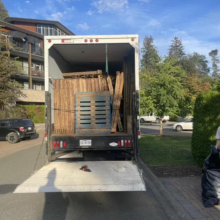 SQUARE_Move_Moving_Comox_valley_frieght_delivery_movers_near_me_junk_campbell_river_port_alberni_nanaimo_vancouver_island_Local_Masters_60